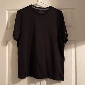 Short sleeve athletic tshirt